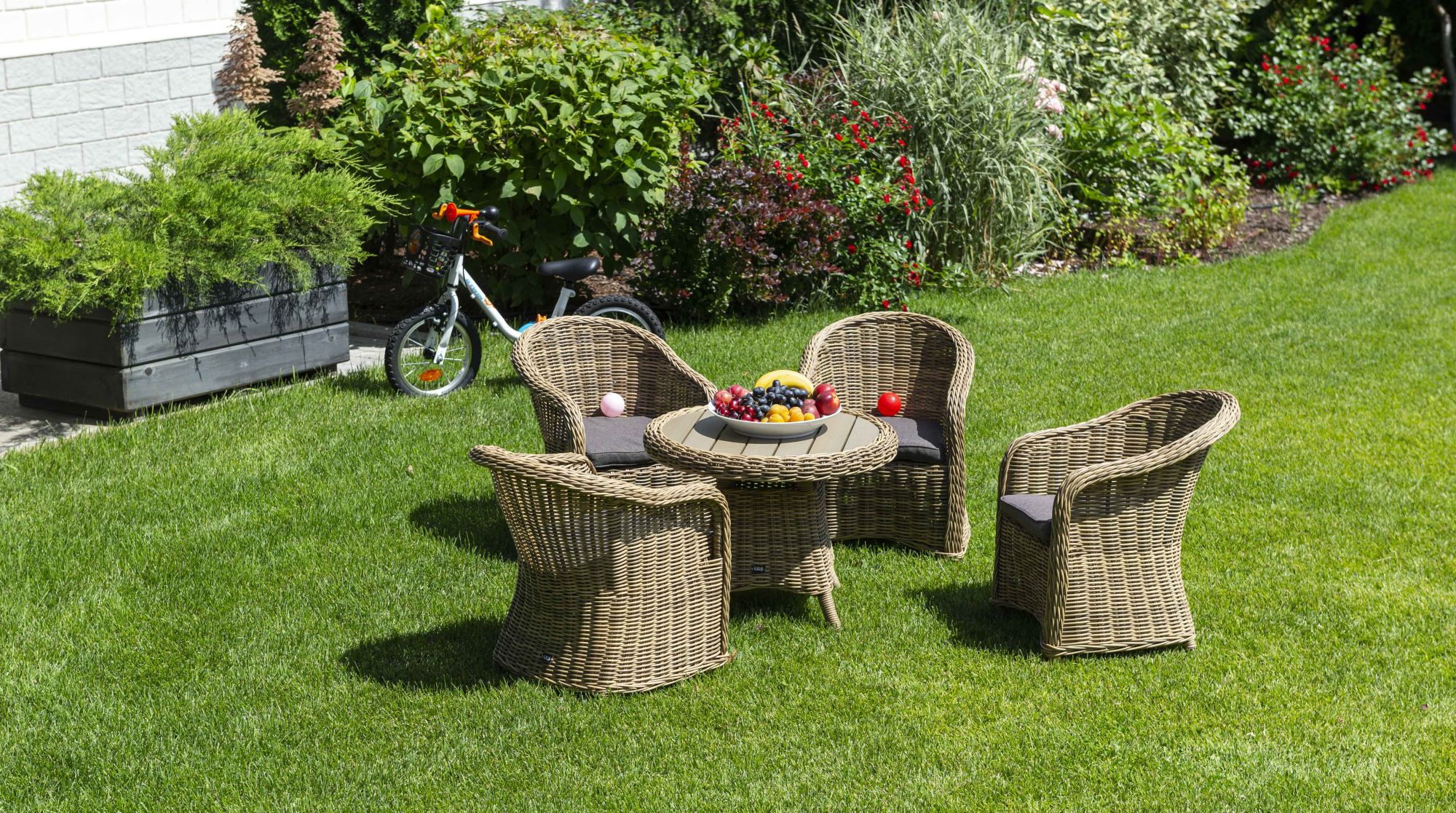 фото "тильда" обеденная группа детская плетеная