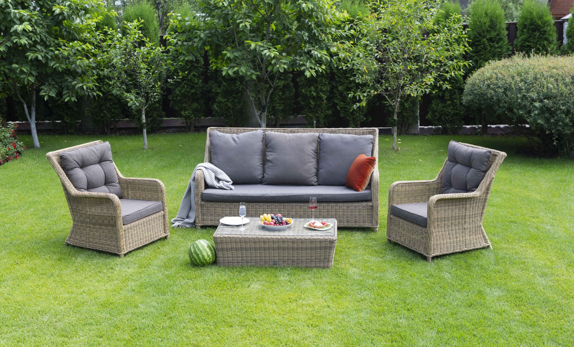 фото "гляссе" лаунж-зона из искусственного ротанга, цвет соломенный