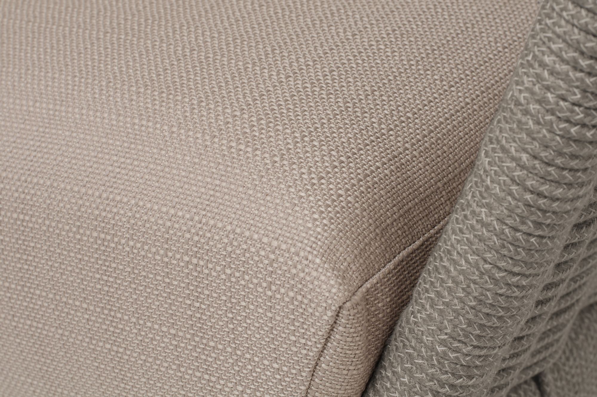 фото "фиджи" диван 3-местный плетеный из роупа, каркас алюминий светло-серый (ral7035) муар, роуп серый меланж круглый, ткань mossle бежевая