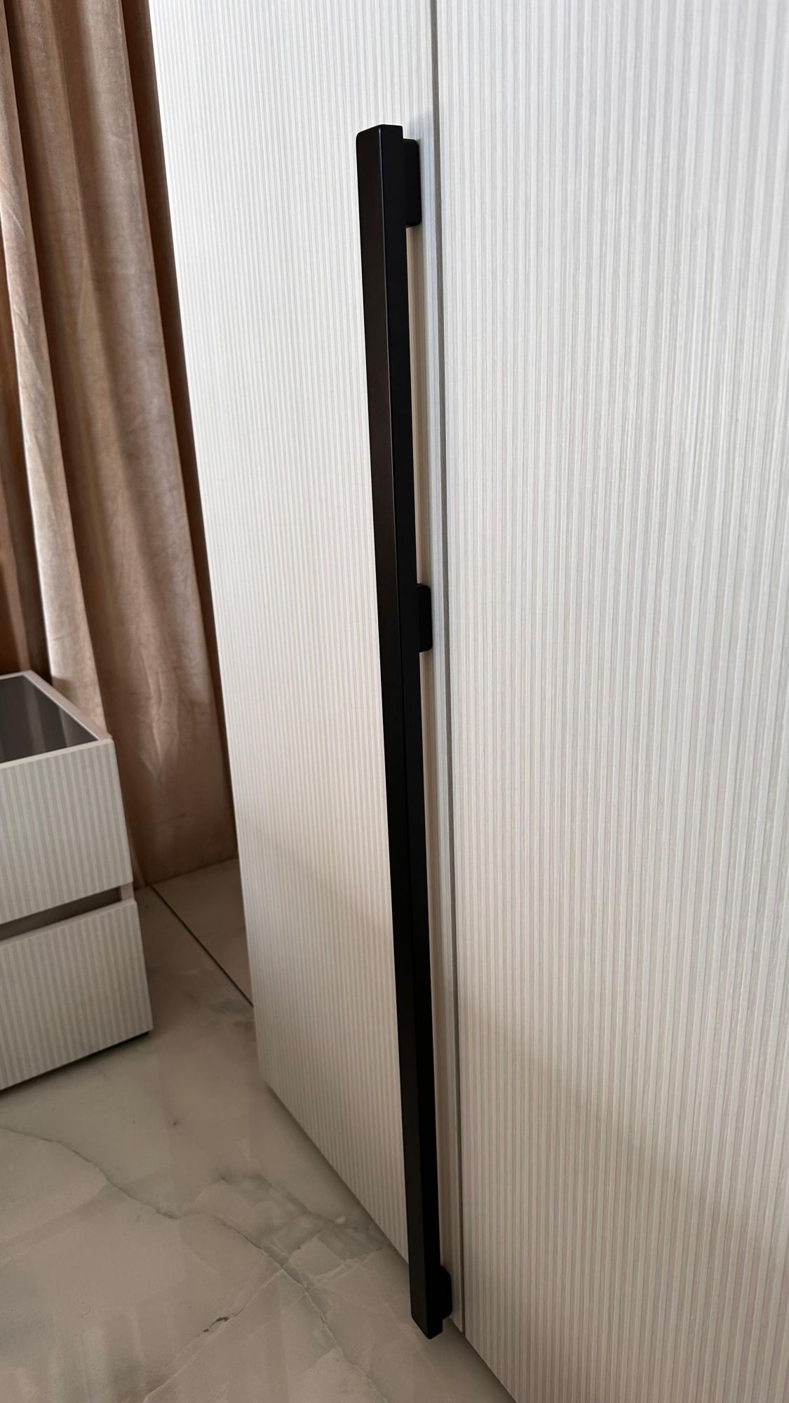 Шкаф 2-х дв. с вешалкой и полкой СБЛ-04 Беллуччи 