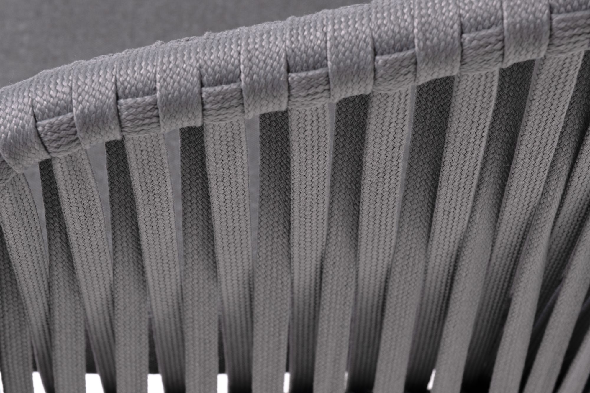 фото "бордо" стул плетеный из роупа, каркас алюминий темно-серый (ral7024) муар, роуп серый 15мм, ткань темно-серая 027